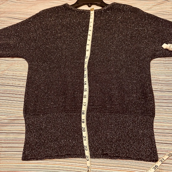 New York & Company Black w/ Silver Metallic V-Neck 3/4 Sleeve Knit Top Sz. Small - Picture 9 of 9